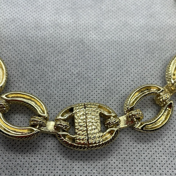 Gold Links Necklace - Picture 7 of 11